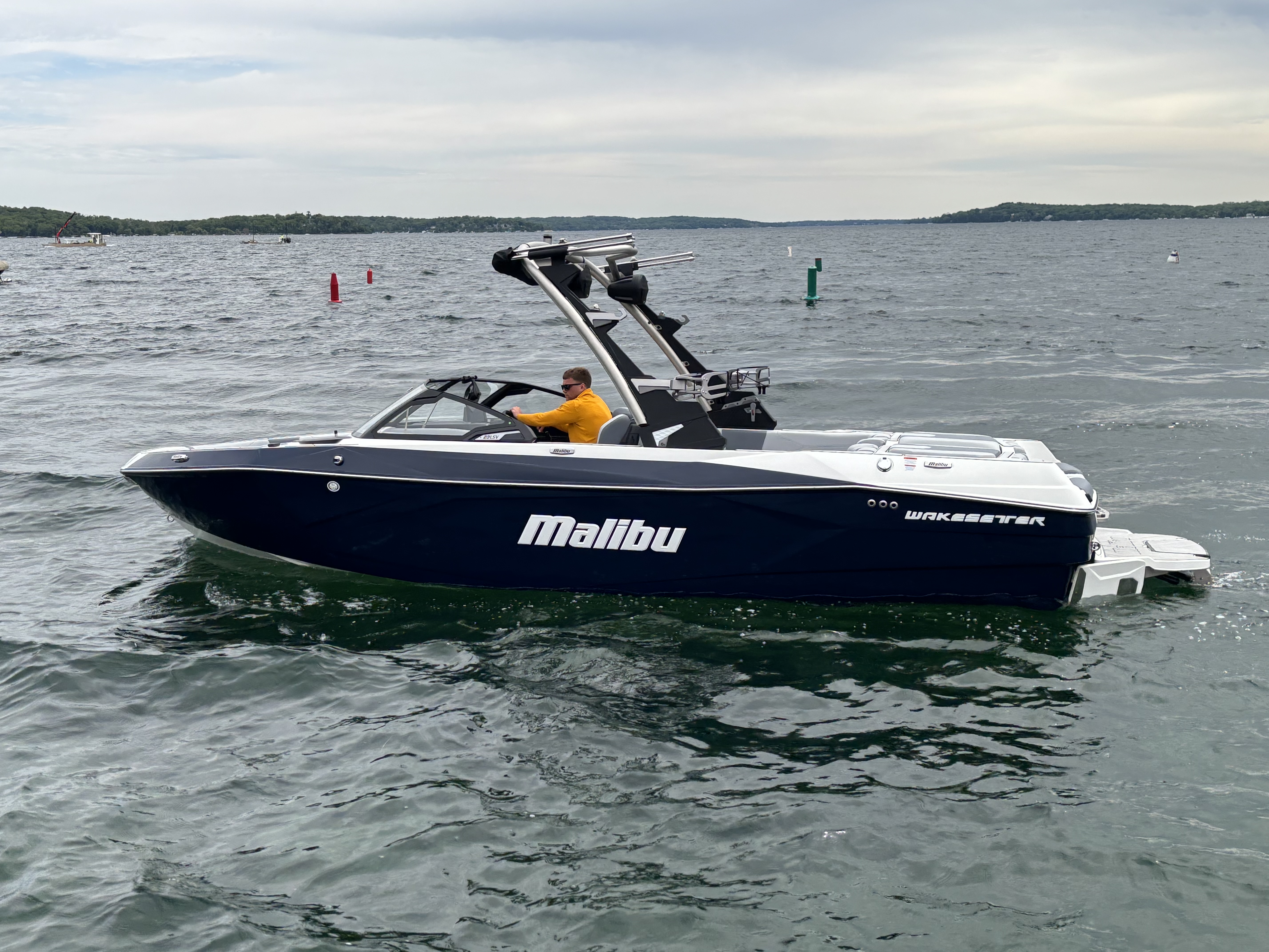 2024 Malibu 23 LSV