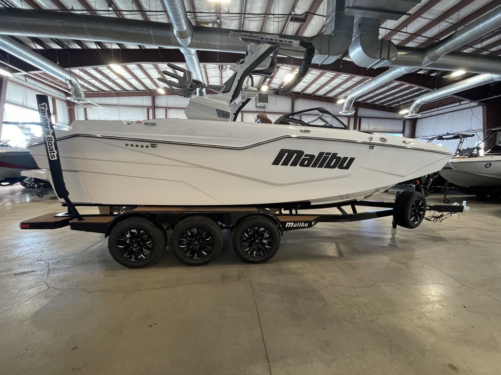 2025 Malibu Boats M230