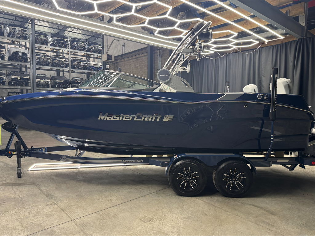 2025 MasterCraft XT22