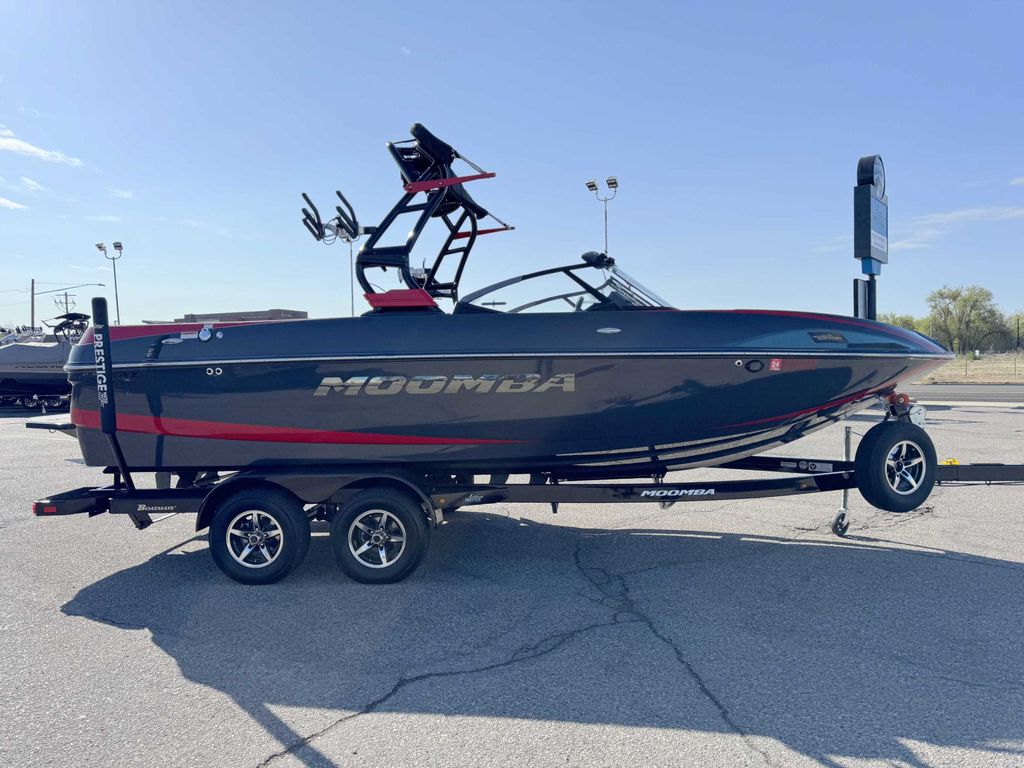 2021 MOOMBA Craz