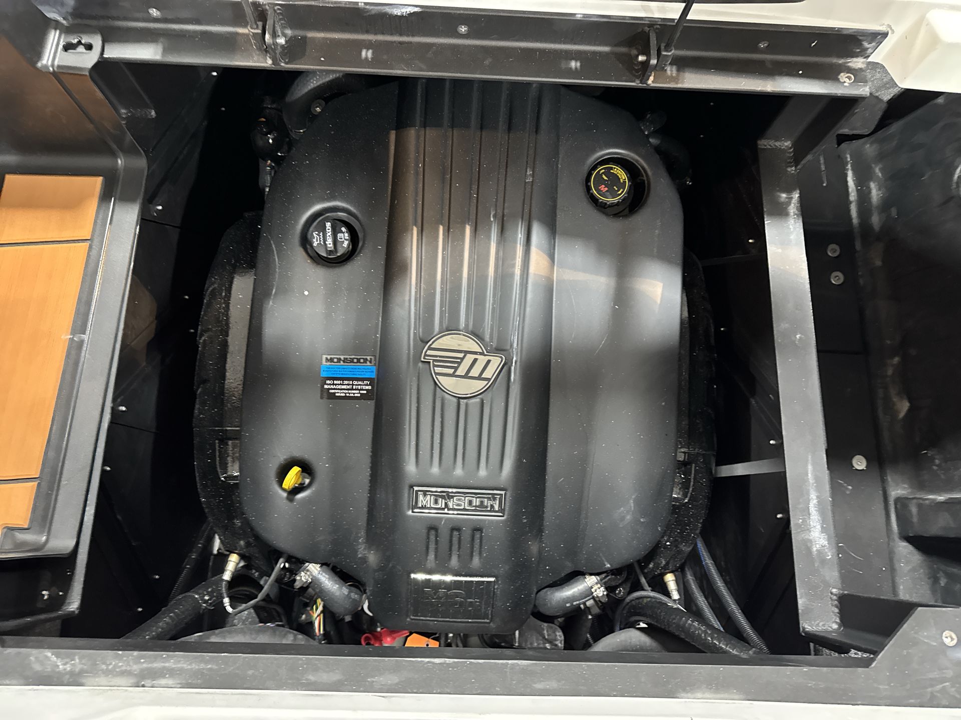 2025 Malibu 25 LSV