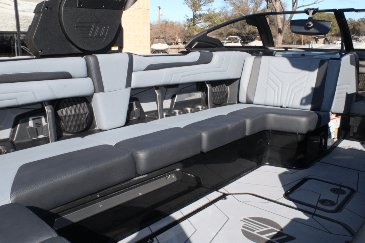 2025 Malibu 25 LSV