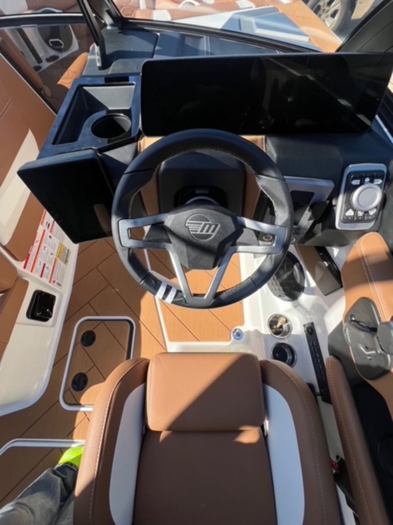 2025 Malibu Boats 23 LSV
