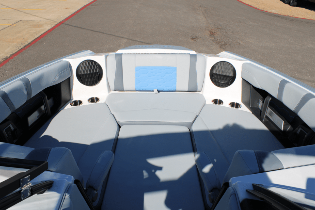 2025 Malibu 23 MXZ