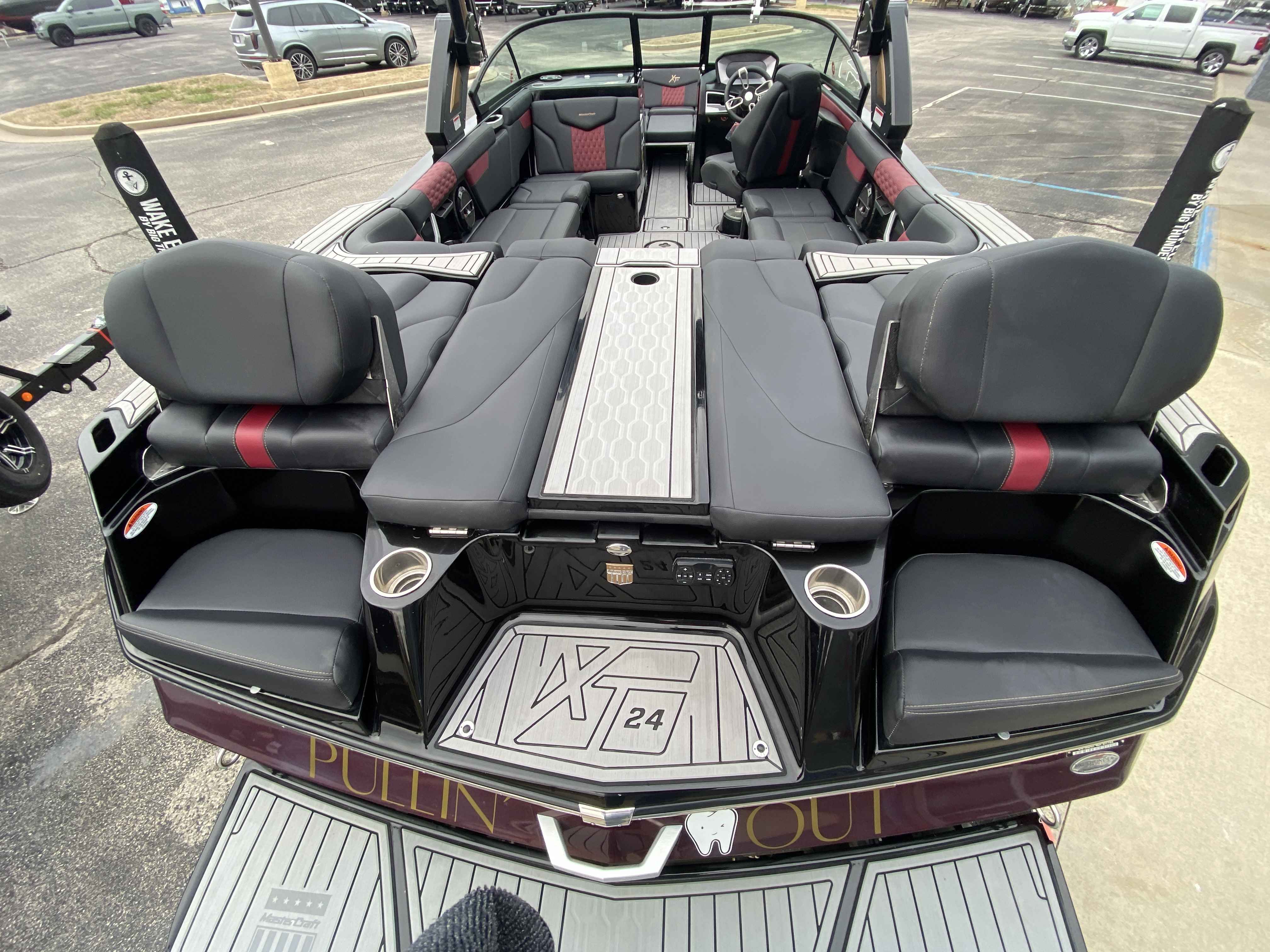 2022 MasterCraft XT24