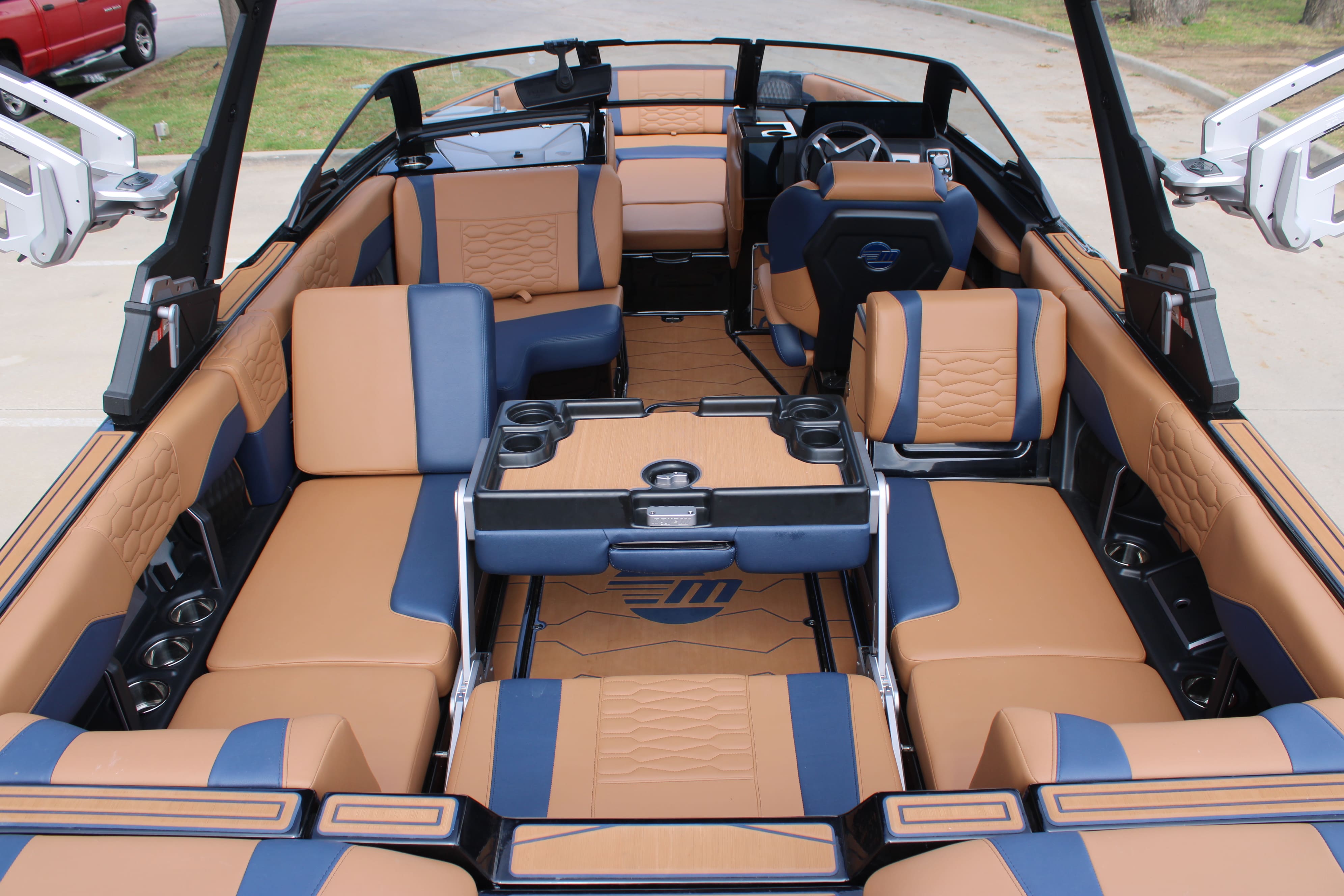 2025 Malibu 24 MXZ