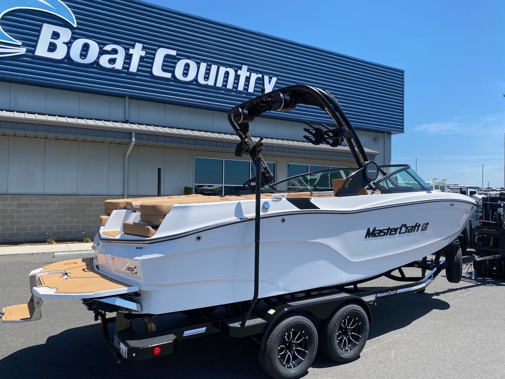 2025 MasterCraft XT22