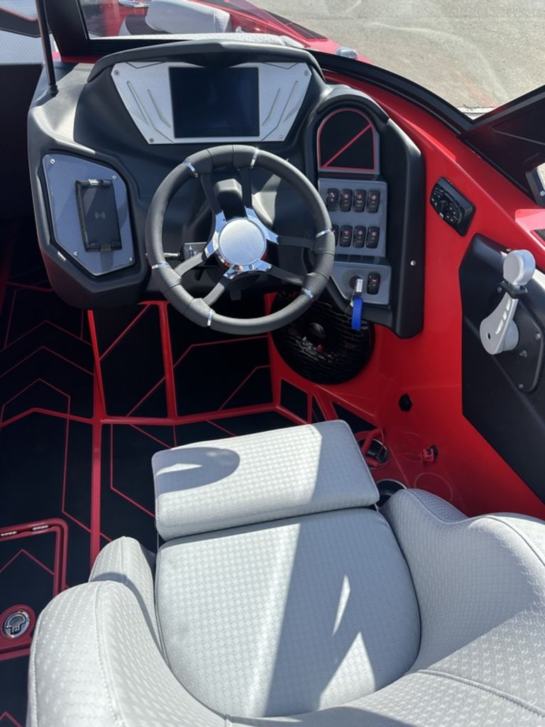 2024 supreme boats S220