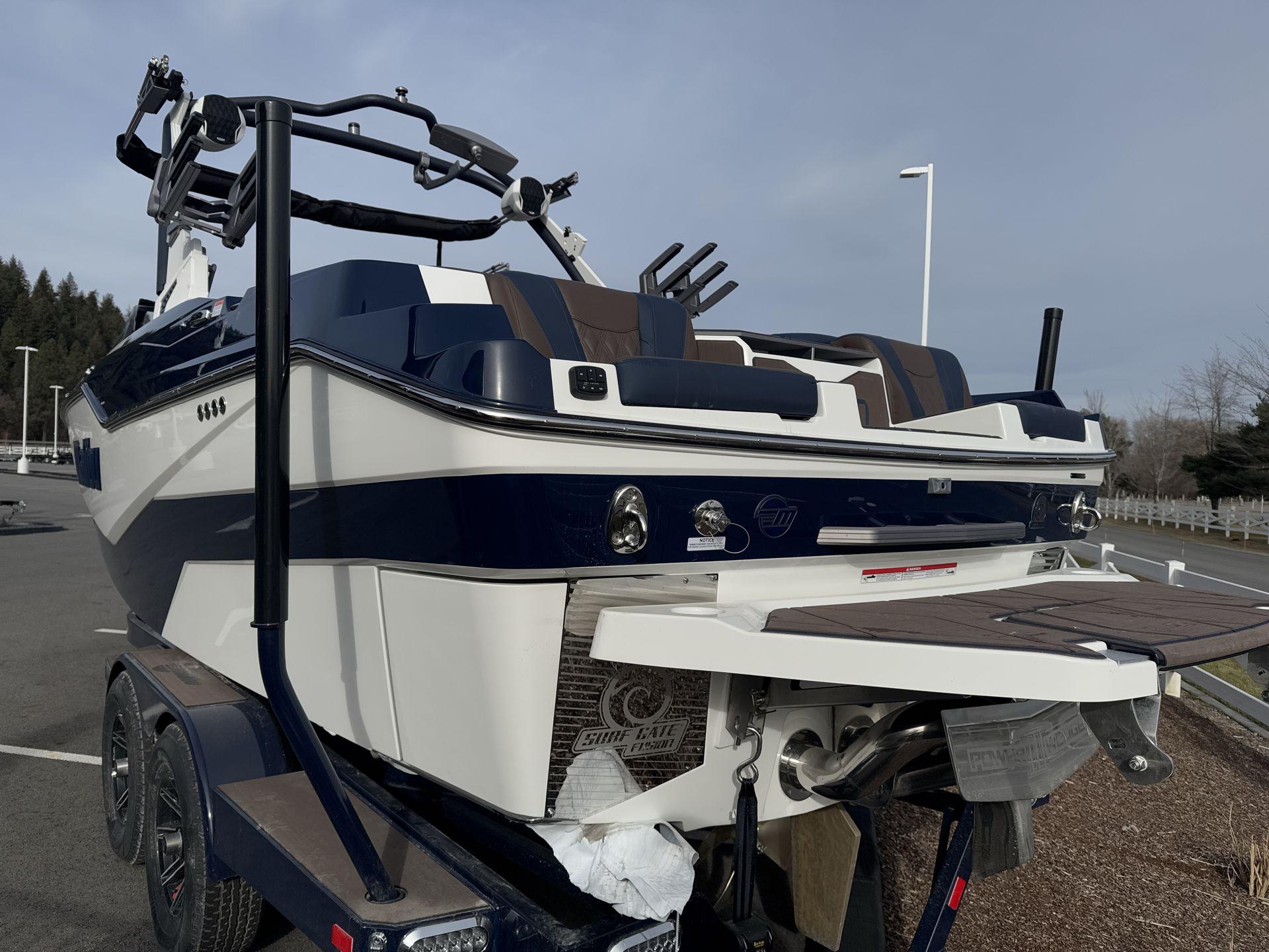 2025 Malibu M230