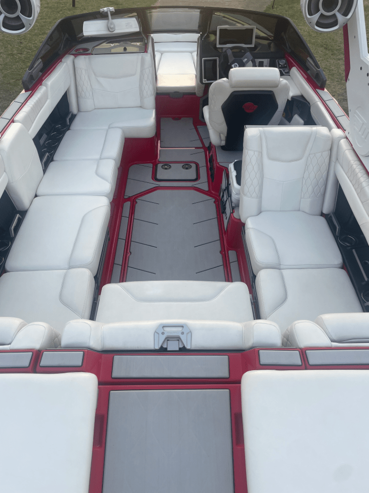 LOADED 2021 Malibu M240