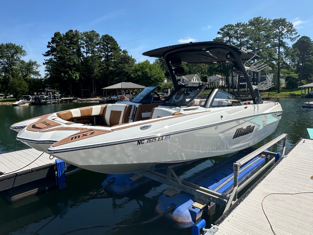 MALIBU 24 MXZ Fully Loaded 