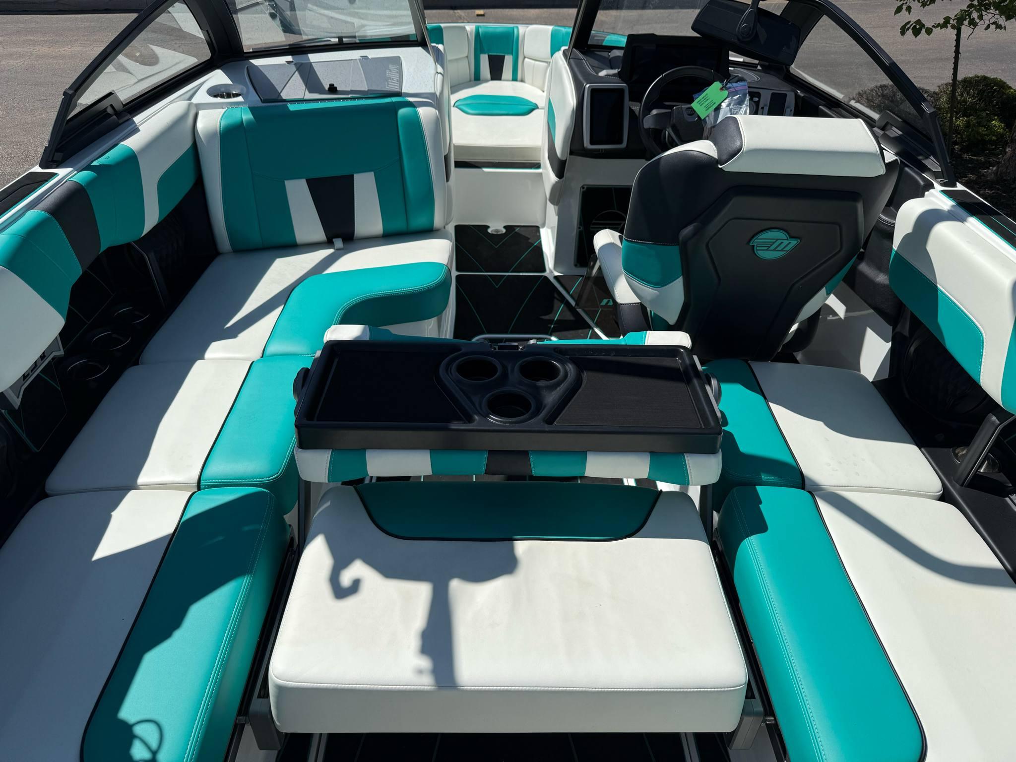 LIKE NEW 2023 Malibu 23LSV Icon