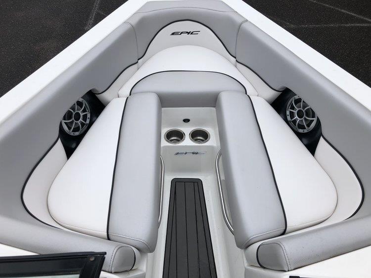 2012 Epic 21v Surf Boat