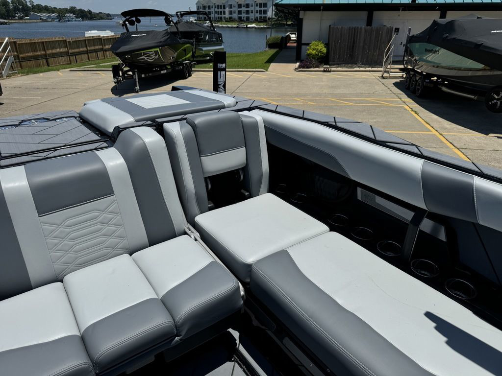 2024 Malibu 26LSV