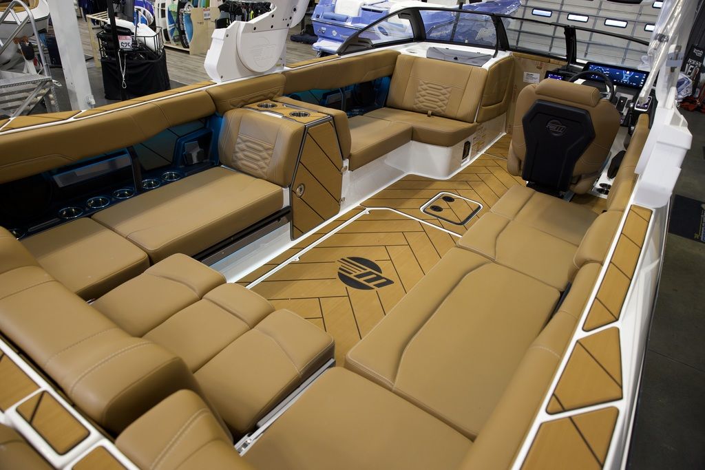 2025 Malibu Boats 26 LSV