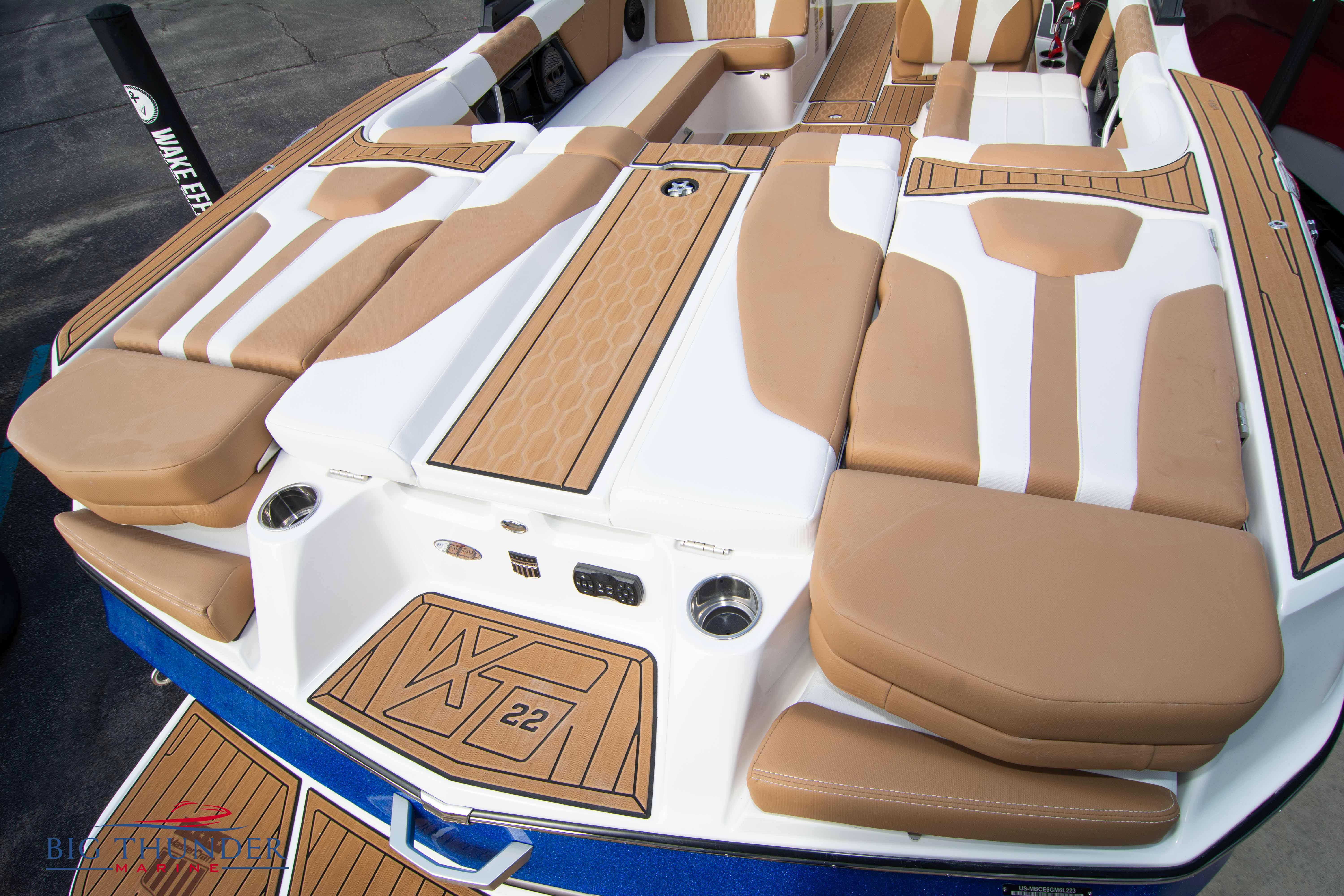 2023 Mastercraft XT22