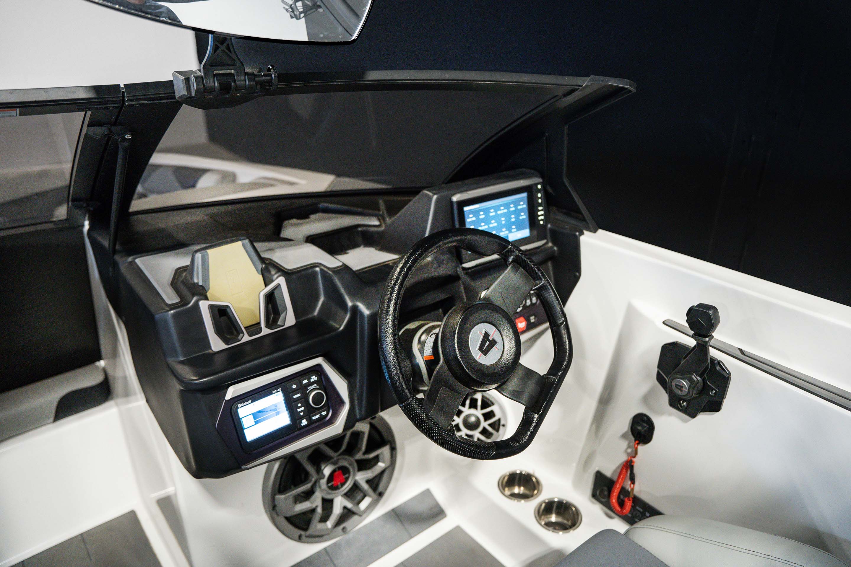 2023 Axis A20 White / Black