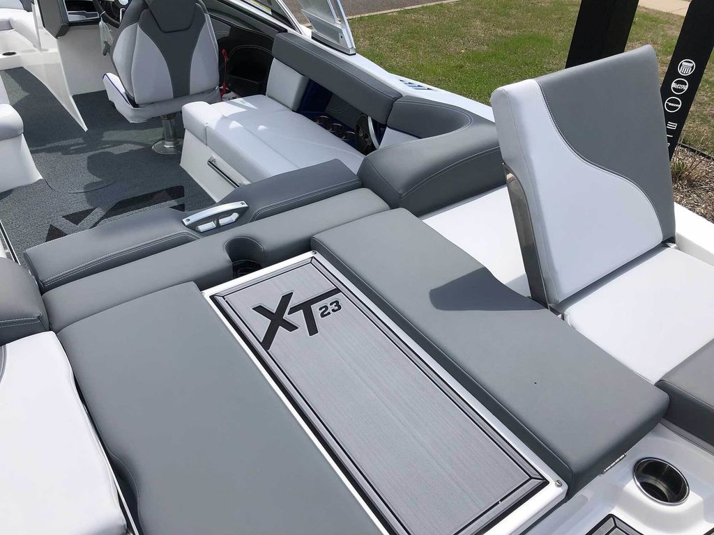 2019 MasterCraft XT23 Icon