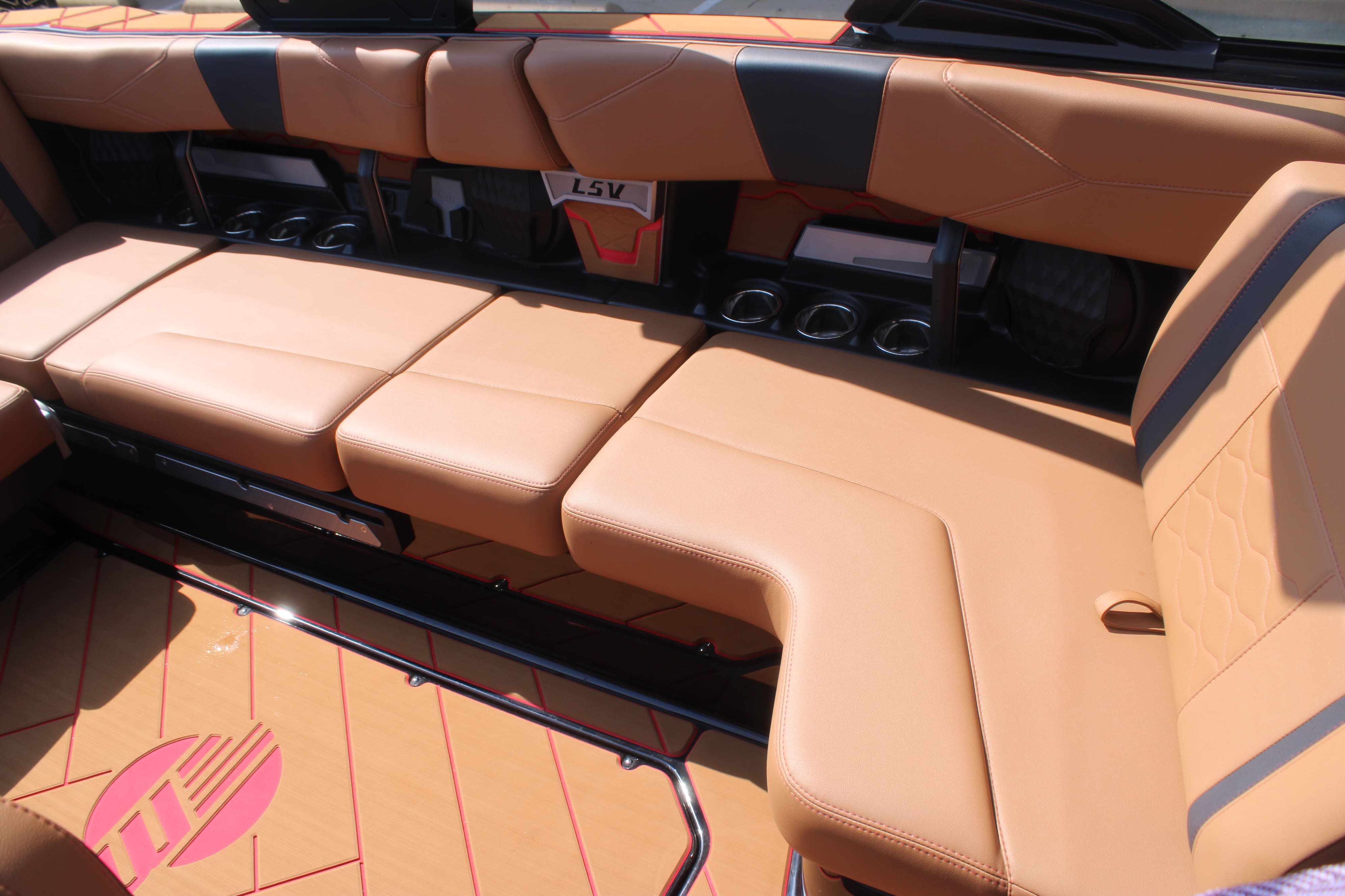 2025 Malibu 23 LSV