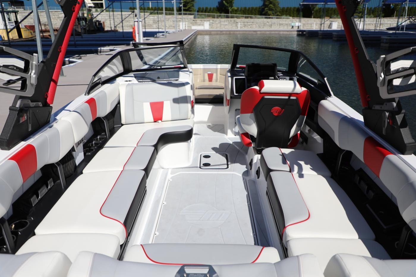 2023 Malibu 23 LSV
