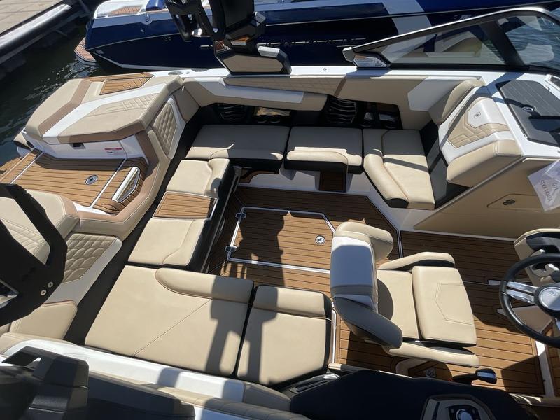 2022 Nautique G21
