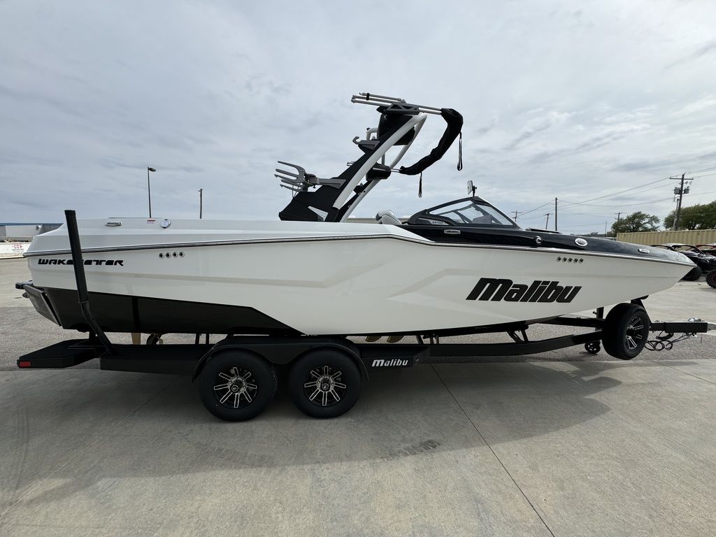 2025 Malibu Boats 24 MXZ