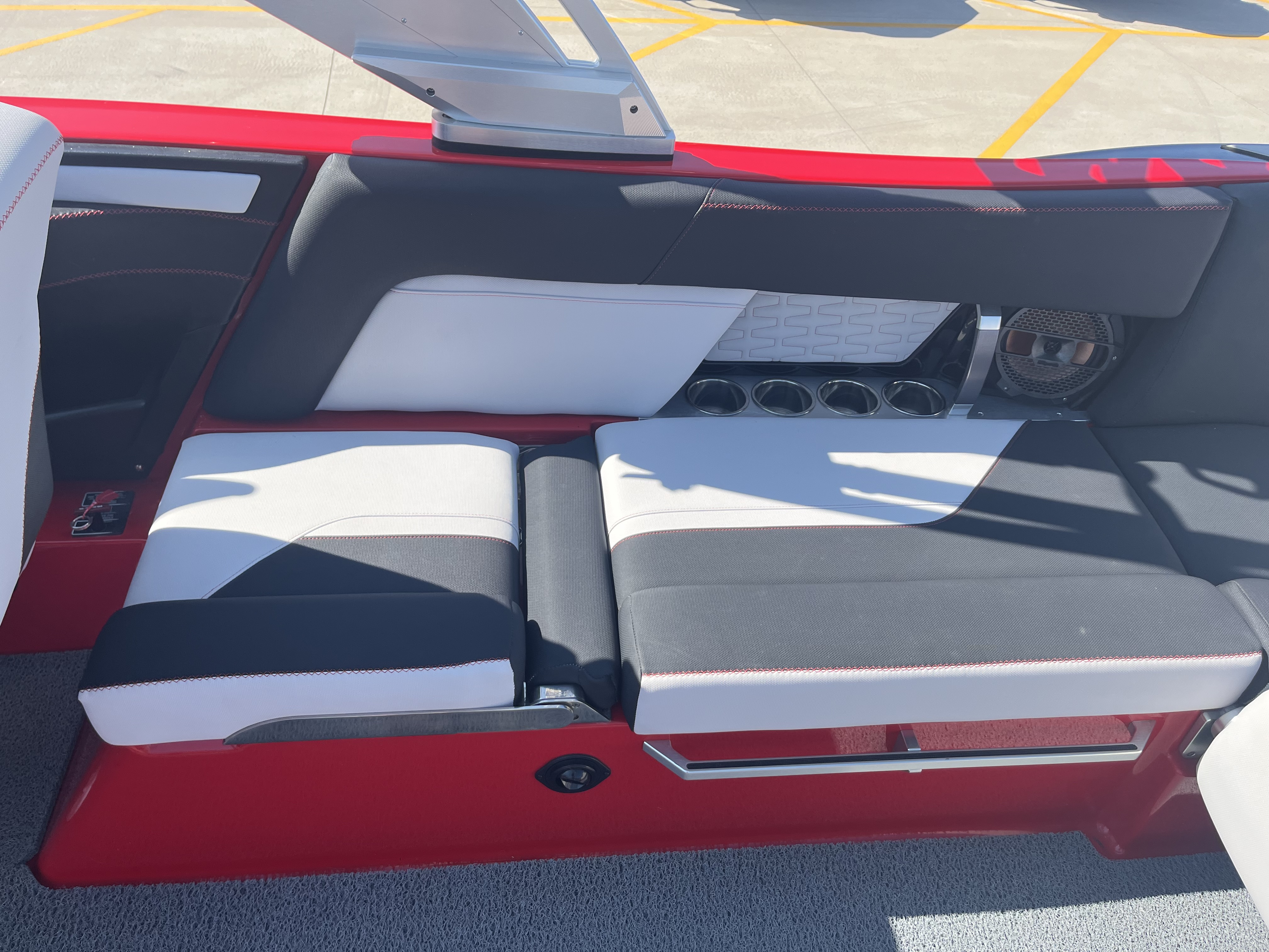 2019 MasterCraft X24