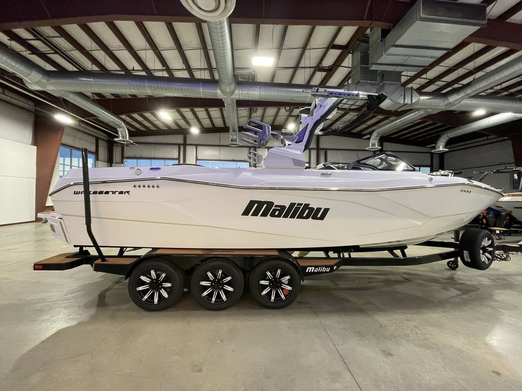 2025 Malibu Boats 26 LSV