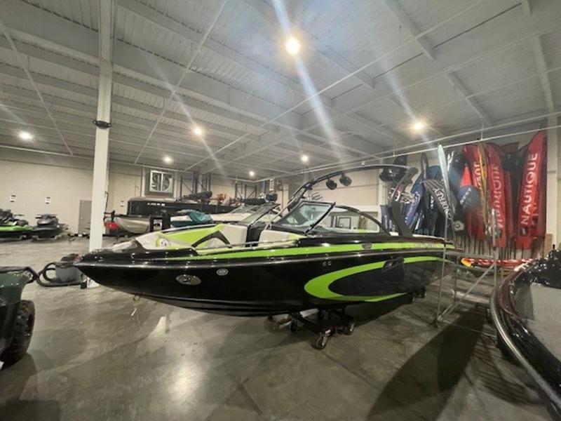 2014 CENTURION SV-244