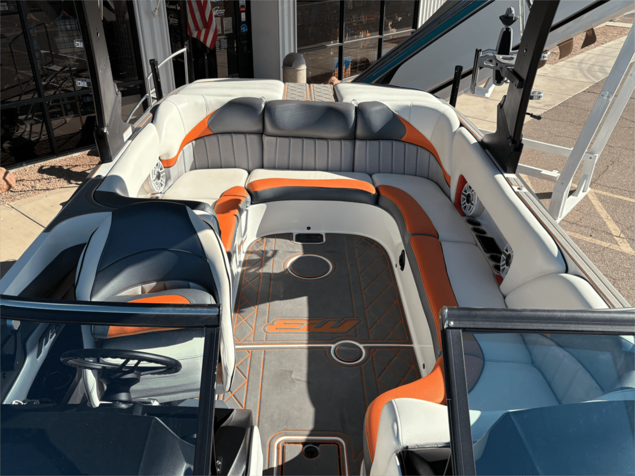 2019 MB B52 23