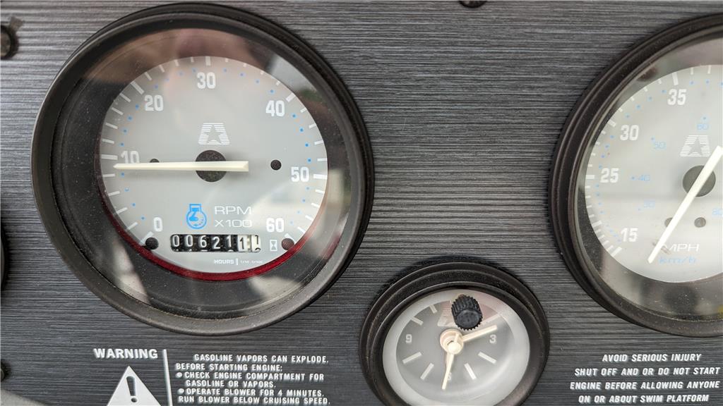 1993 MasterCraft Maristar 225