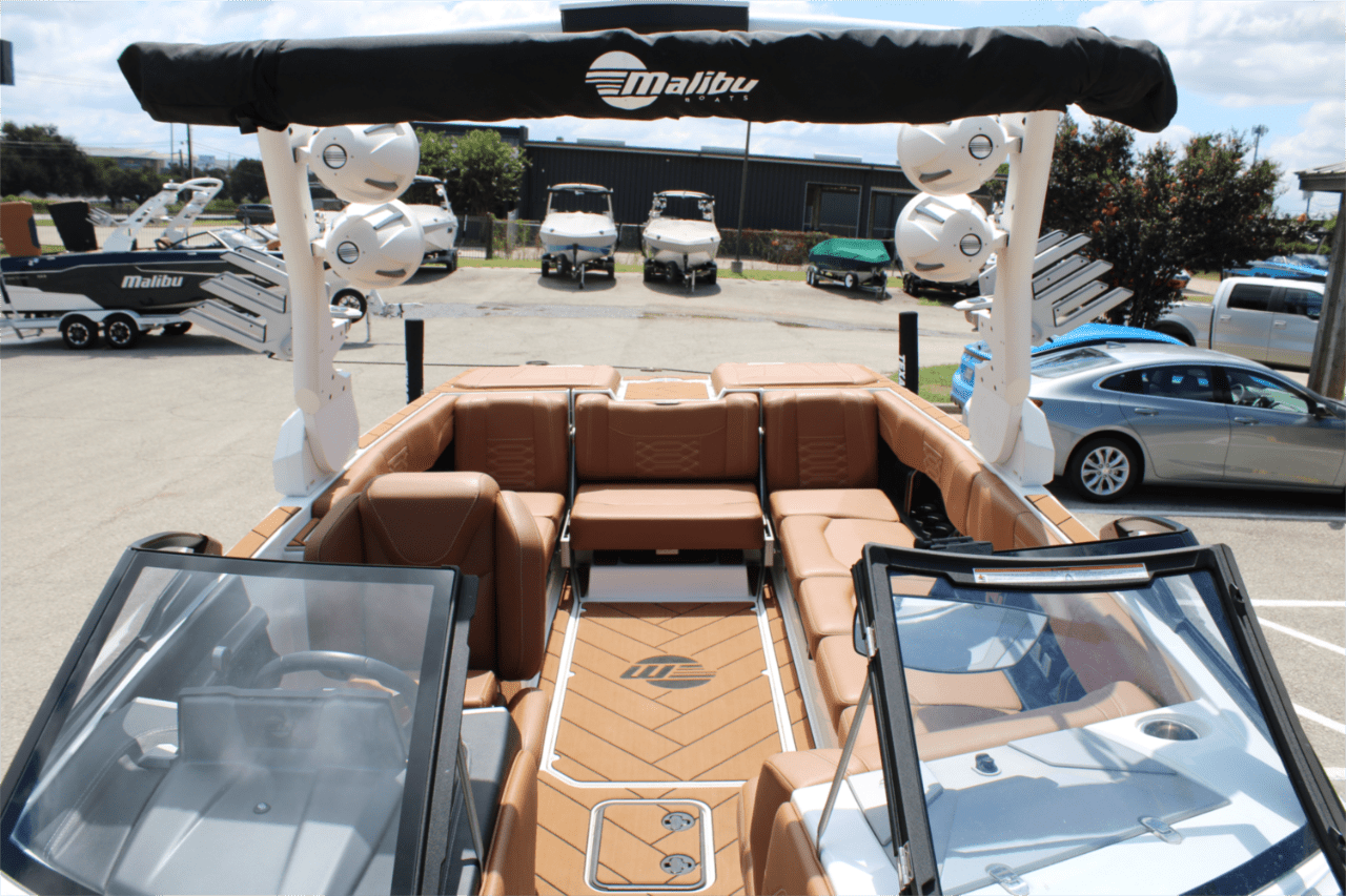 2024 Malibu 25 LSV