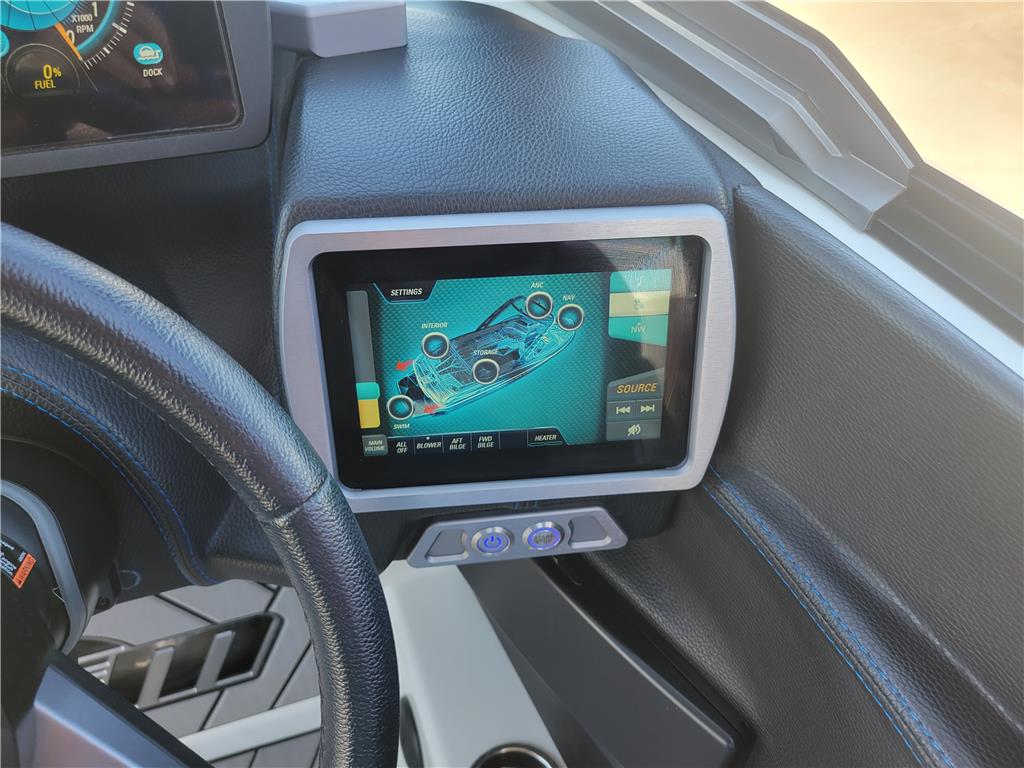 2019 Malibu 22MXZ Icon