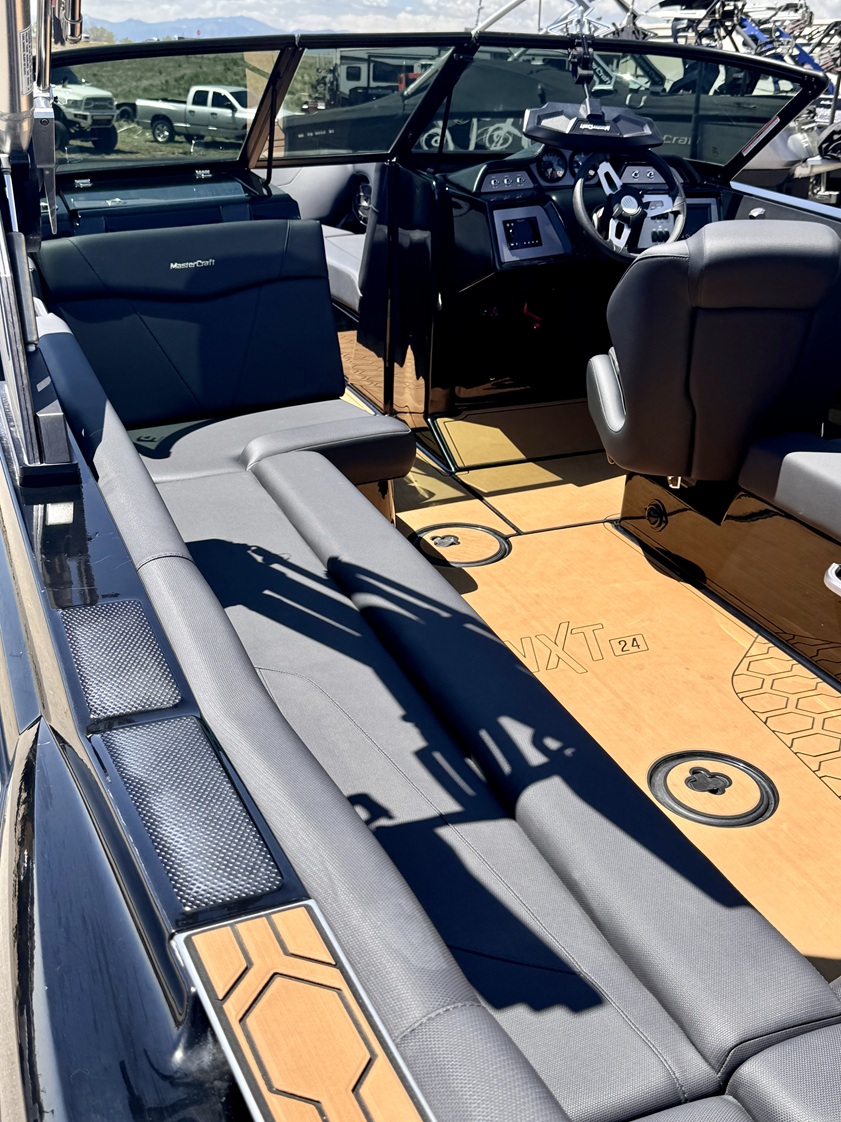 2022 MasterCraft NXT24 - Low Hours - Clean