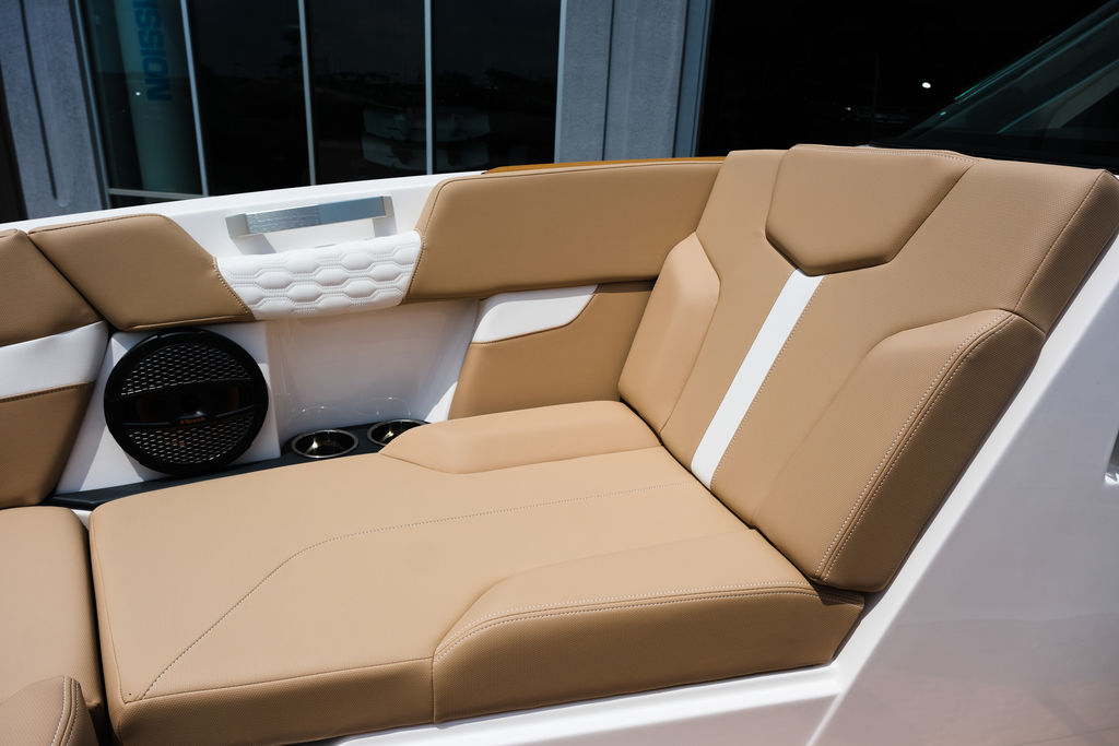 2025 MasterCraft XT24