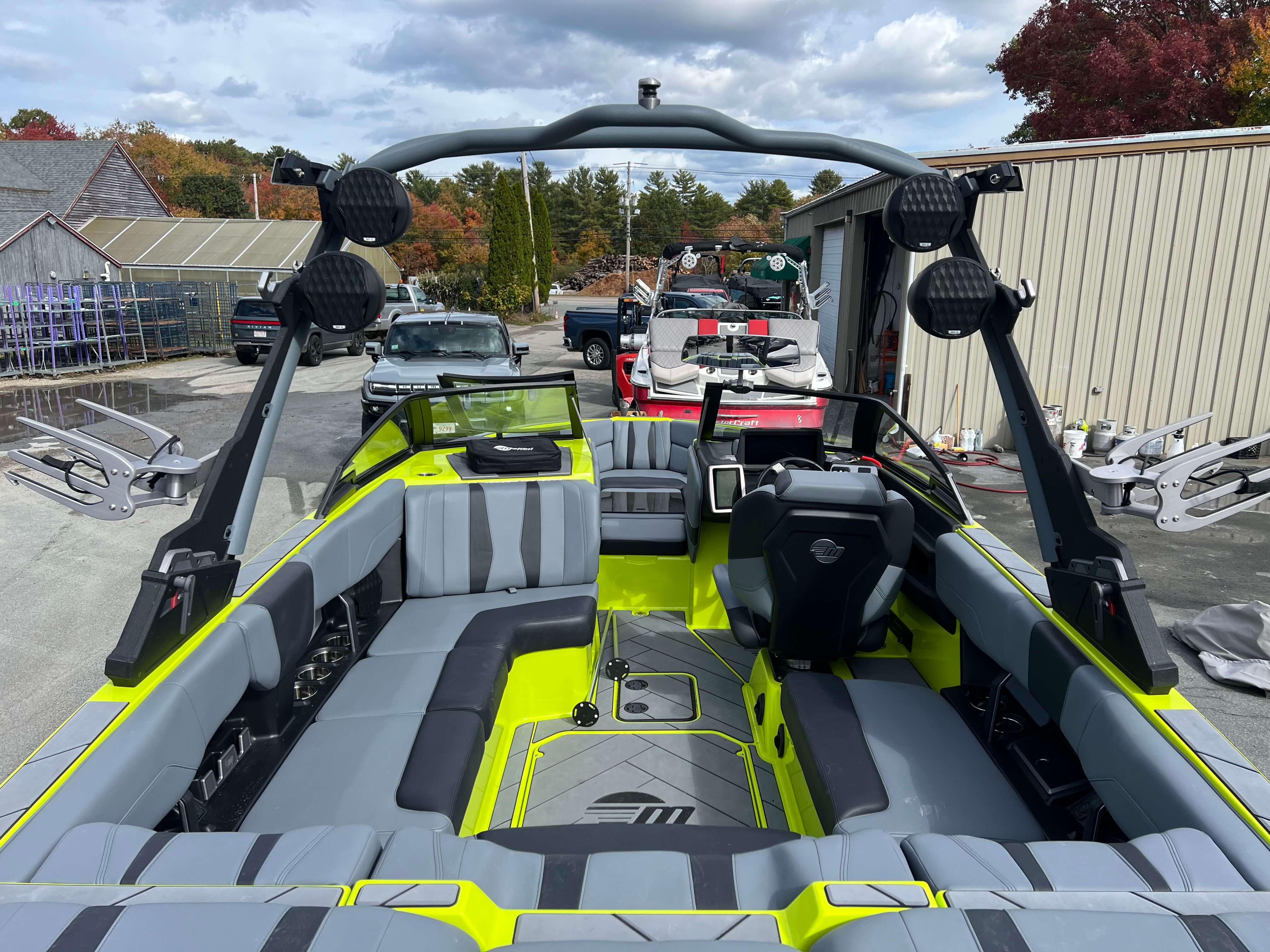 2023 Malibu 22 LSV with only 32 hours