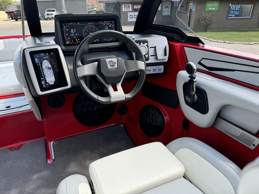 2022 Malibu Boats 21 LX Icon