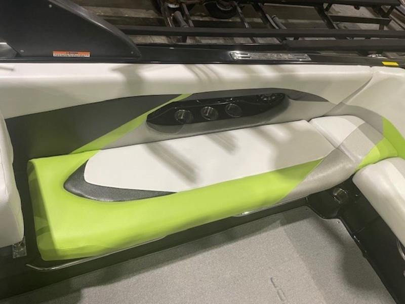 2014 CENTURION SV-244