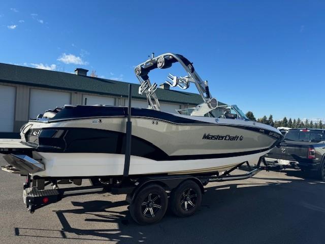 2021 MasterCraft X24