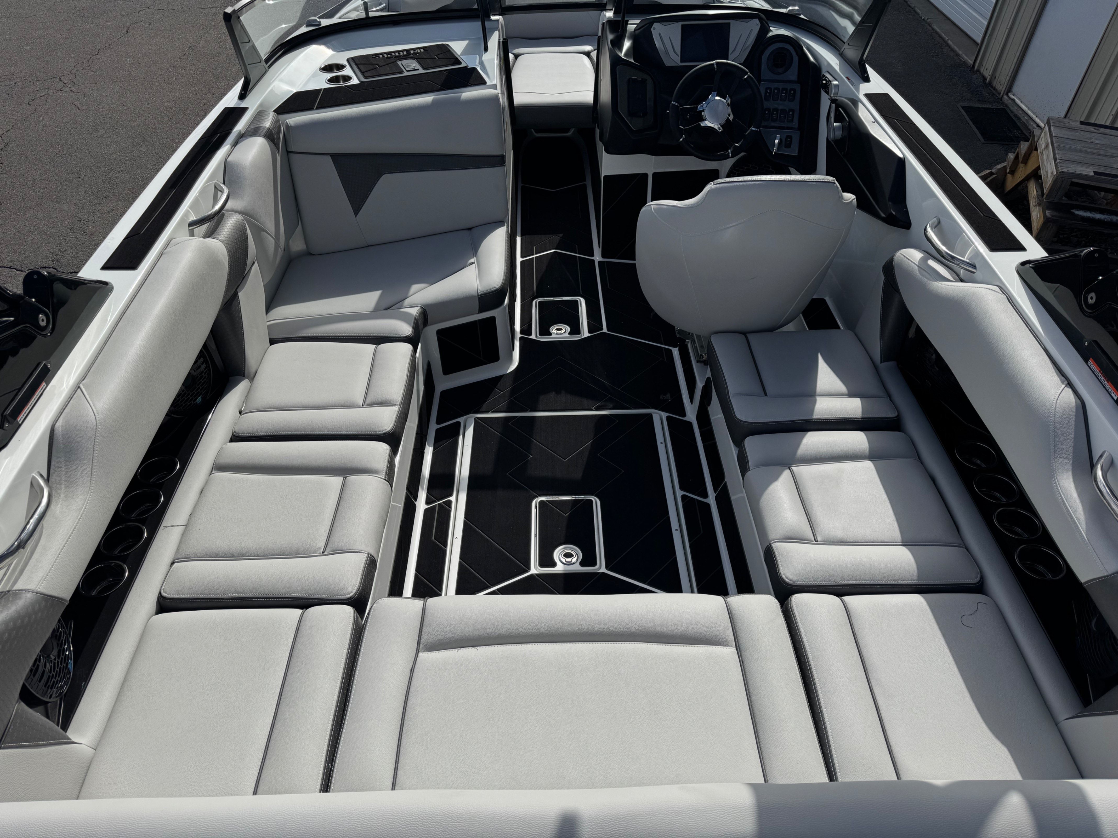2025 Supreme S220