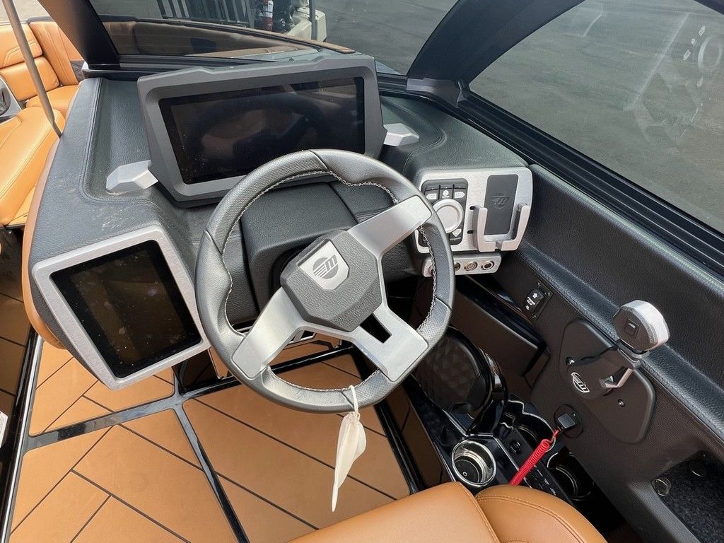 2023 Malibu Boats 26 LSV