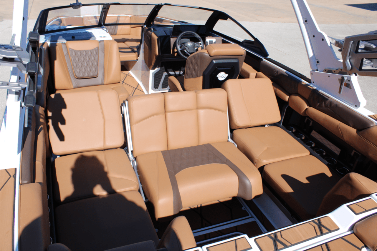 2025 Malibu M230