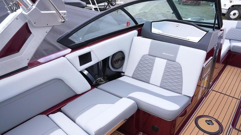 2023 MasterCraft X24