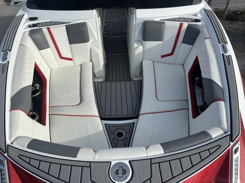 2019 Nautique G23