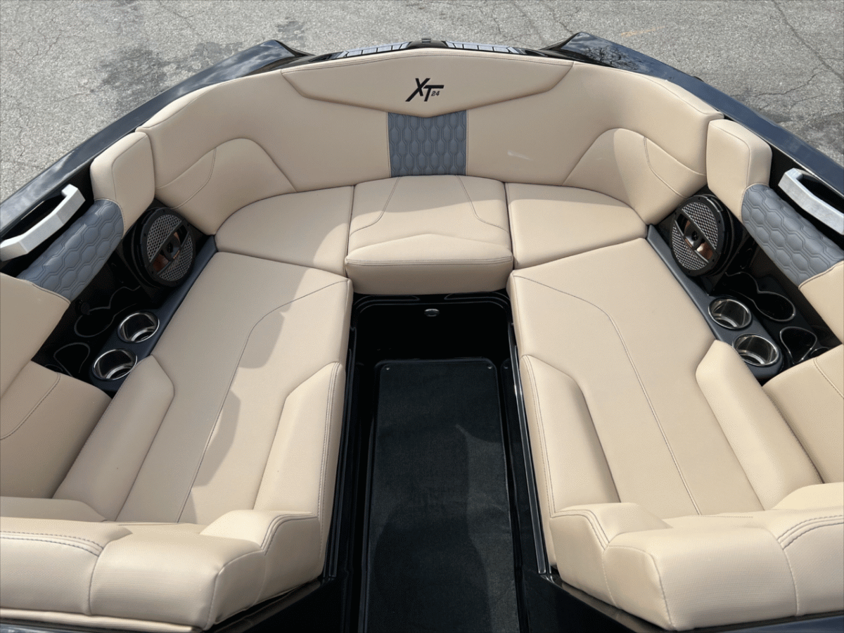 2023 MasterCraft XT-24 | 209097