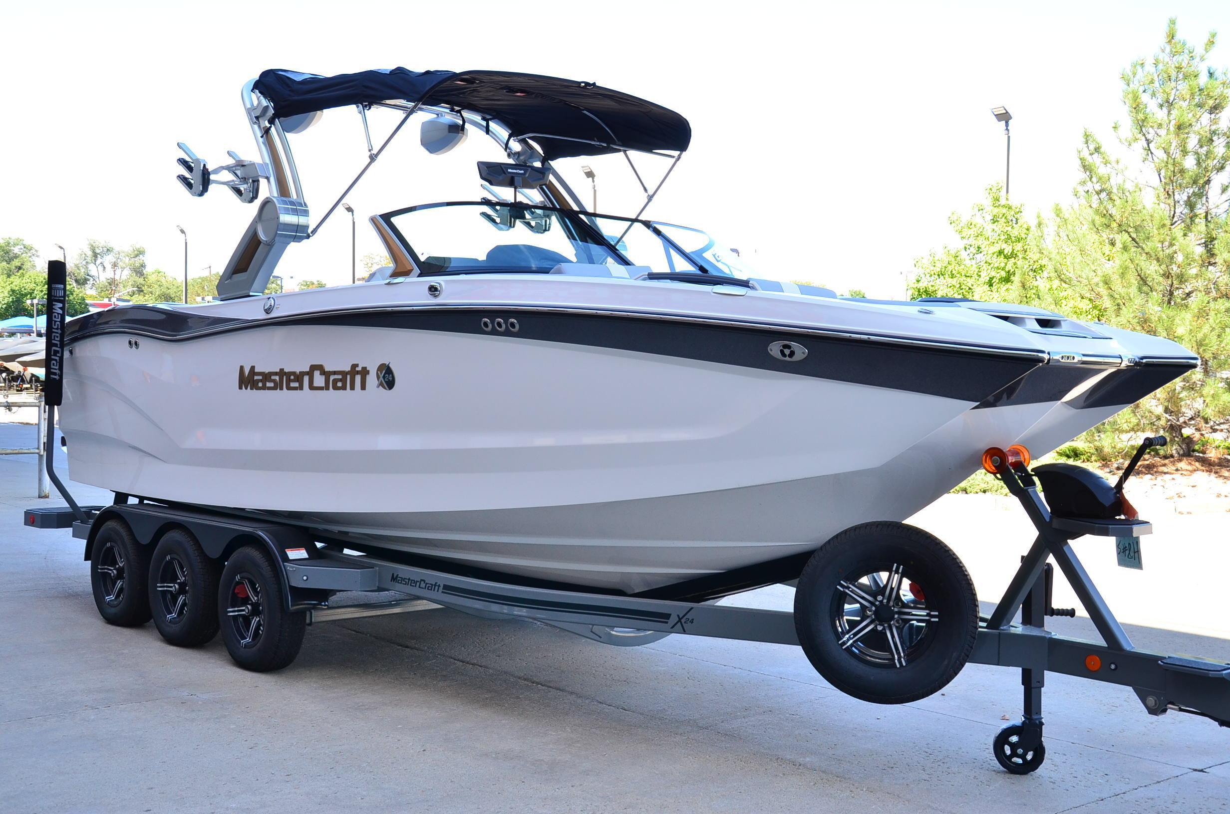 2024 MasterCraft X24 w/ 6.2 Ilmor SuperCharged - BLOWOUT PRICE! Engine! 2024 Model Year End Closeout!