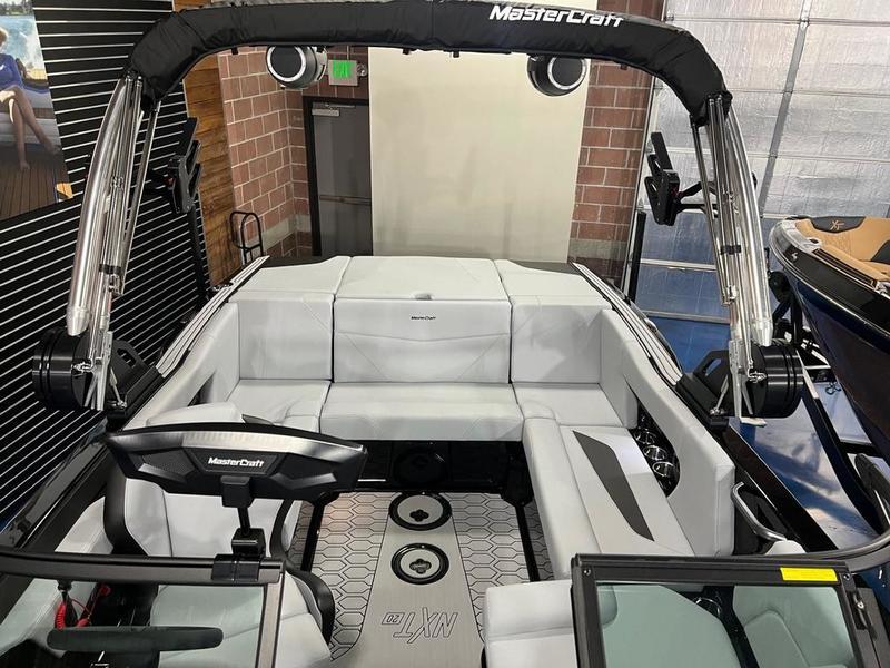 NEW 2024 MasterCraft NXT20
