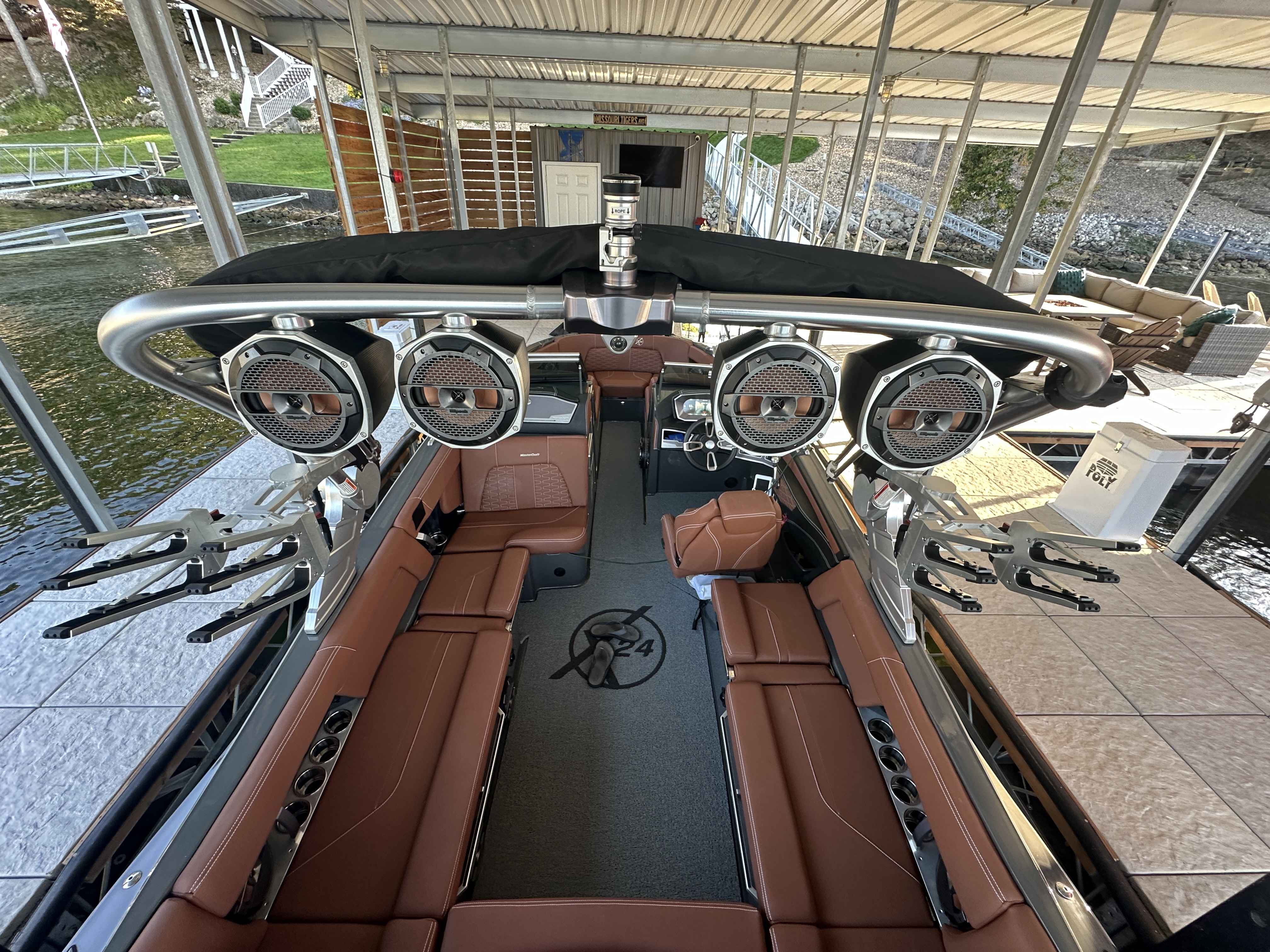 2021 MasterCraft X24