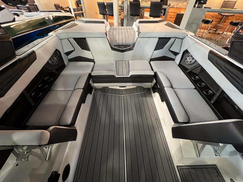 New 2023 Nautique S23