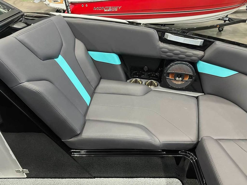 2025 MasterCraft XT22